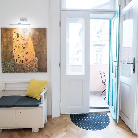 Newsunny Apartment At The Budacastle Budapest Exterior photo