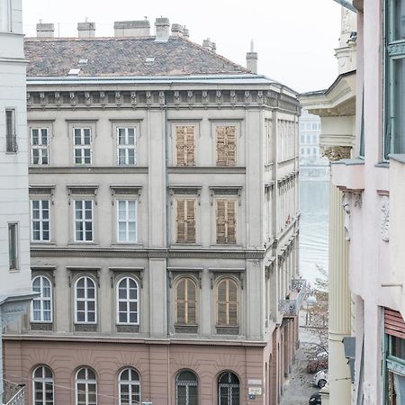 Newsunny Apartment At The Budacastle Budapest Exterior photo